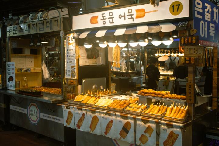 How to Find Authentic Food Away From Tourist Areas